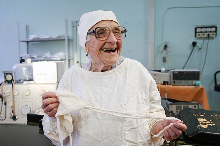 Meet Alla Illyinichna Levushkina: Oldest Working Surgeon